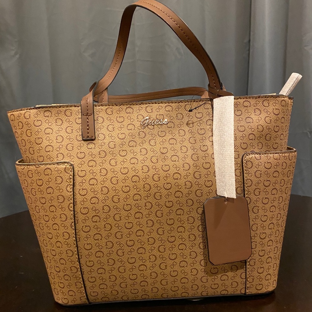 Guess Bucket Bag